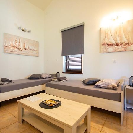 Apartments Ela โนวาลยา ภายนอก รูปภาพ