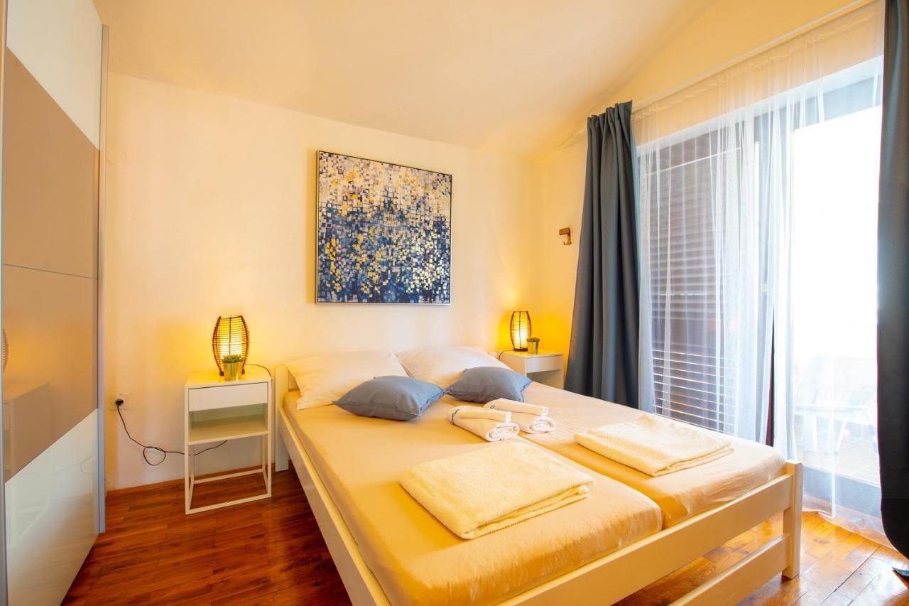 Apartments Ela โนวาลยา ภายนอก รูปภาพ