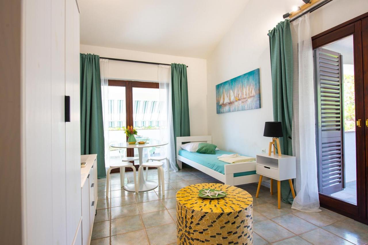 Apartments Ela โนวาลยา ภายนอก รูปภาพ