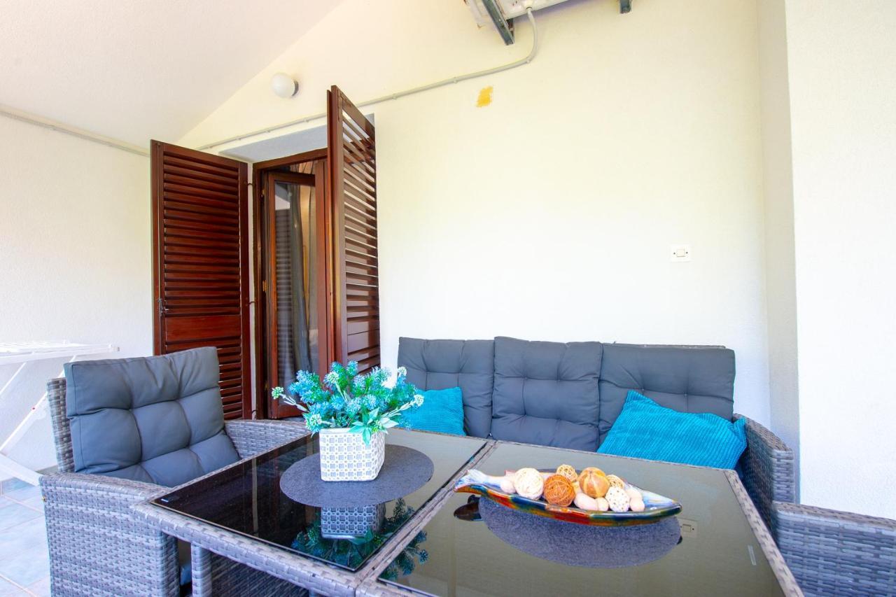 Apartments Ela โนวาลยา ภายนอก รูปภาพ