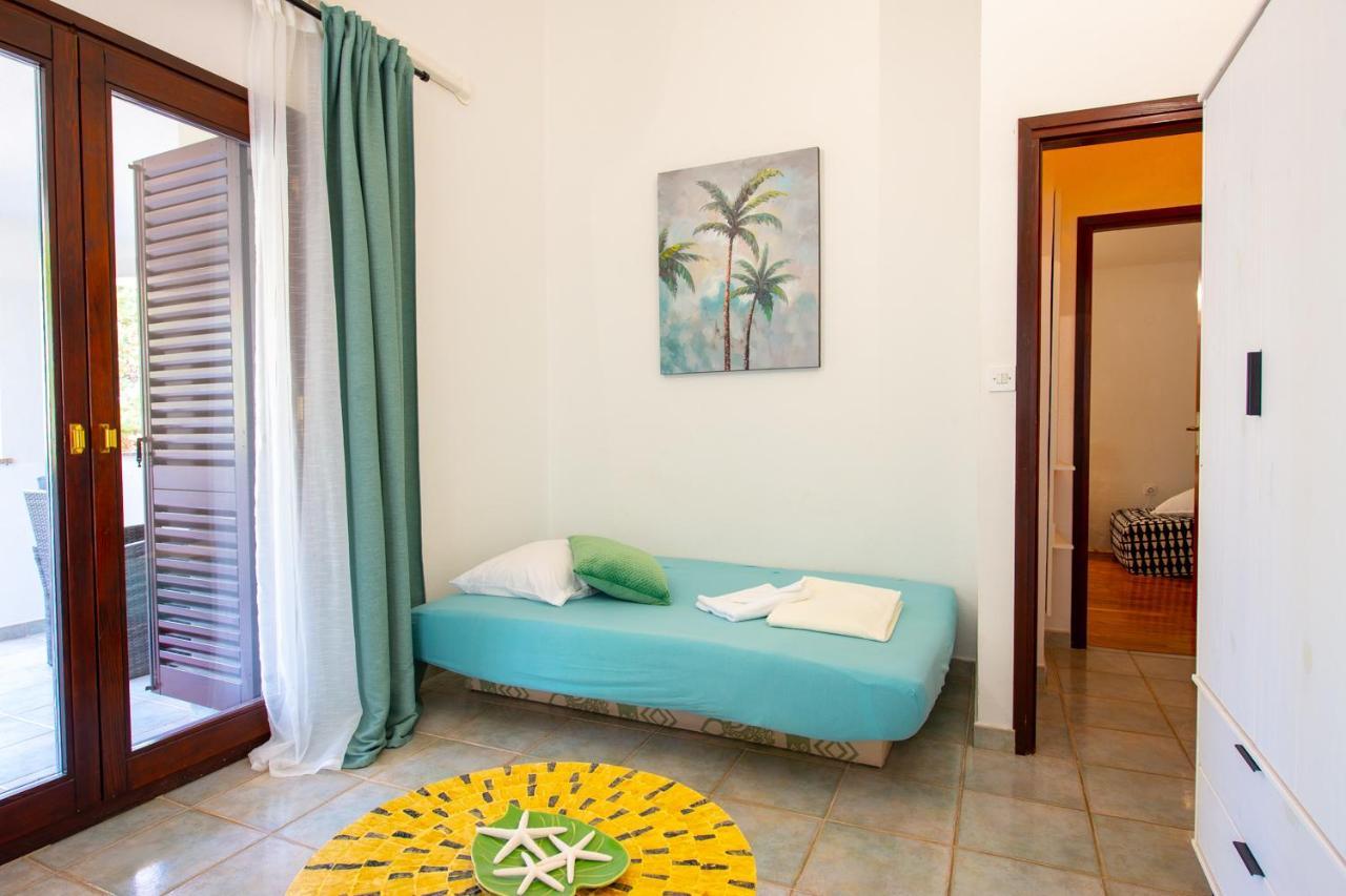 Apartments Ela โนวาลยา ภายนอก รูปภาพ