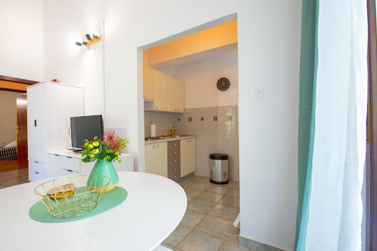 Apartments Ela โนวาลยา ภายนอก รูปภาพ