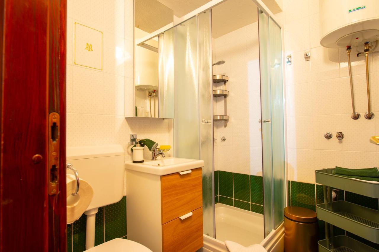 Apartments Ela โนวาลยา ภายนอก รูปภาพ